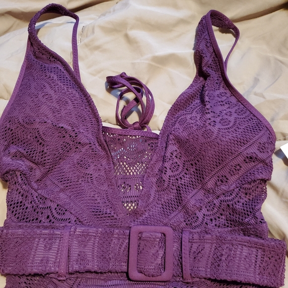 🔥BECCA Color Play Crochet Belted Swimsuit - Picture 8 of 10